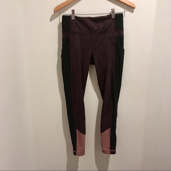 lululemon athletica Pants - Lululemon Athletica 7/8 Tights w Mesh Pockets